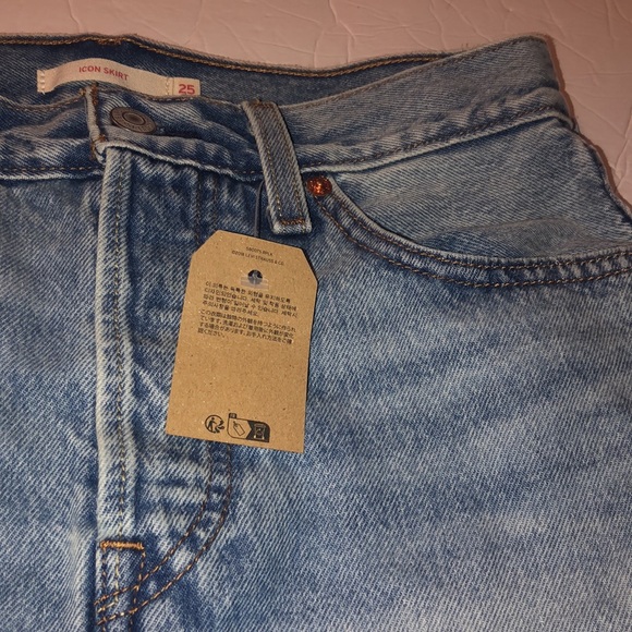 Levi's Women's Icon Skirt - Button Fly and Raw Hem - Picture 8 of 13